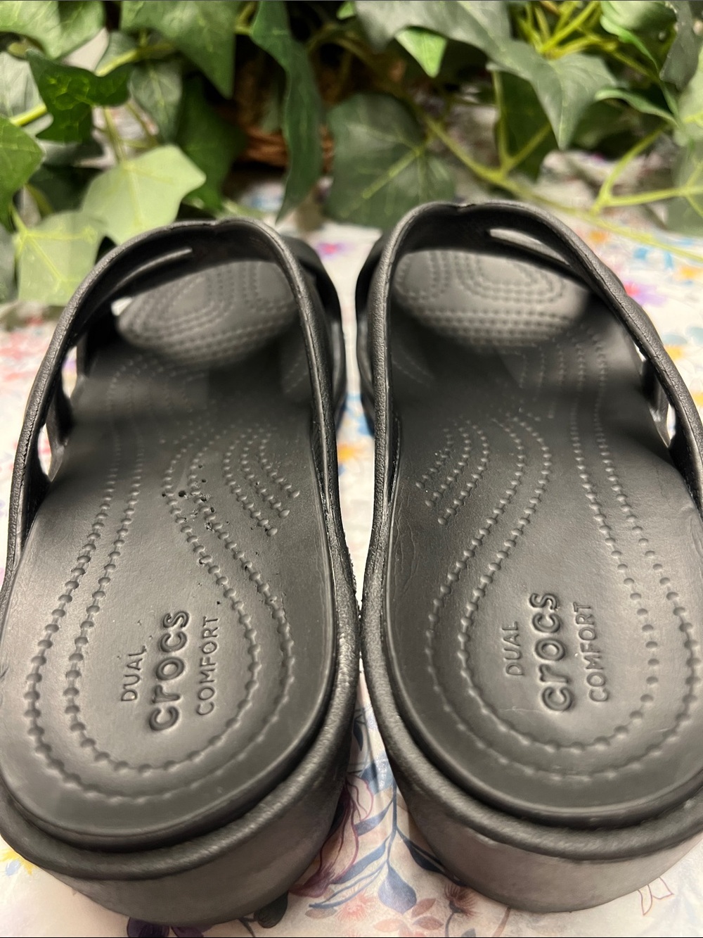 CROCS Black Slip-On Wedge Slide Sandals Size 7 - Picture 13 of 13